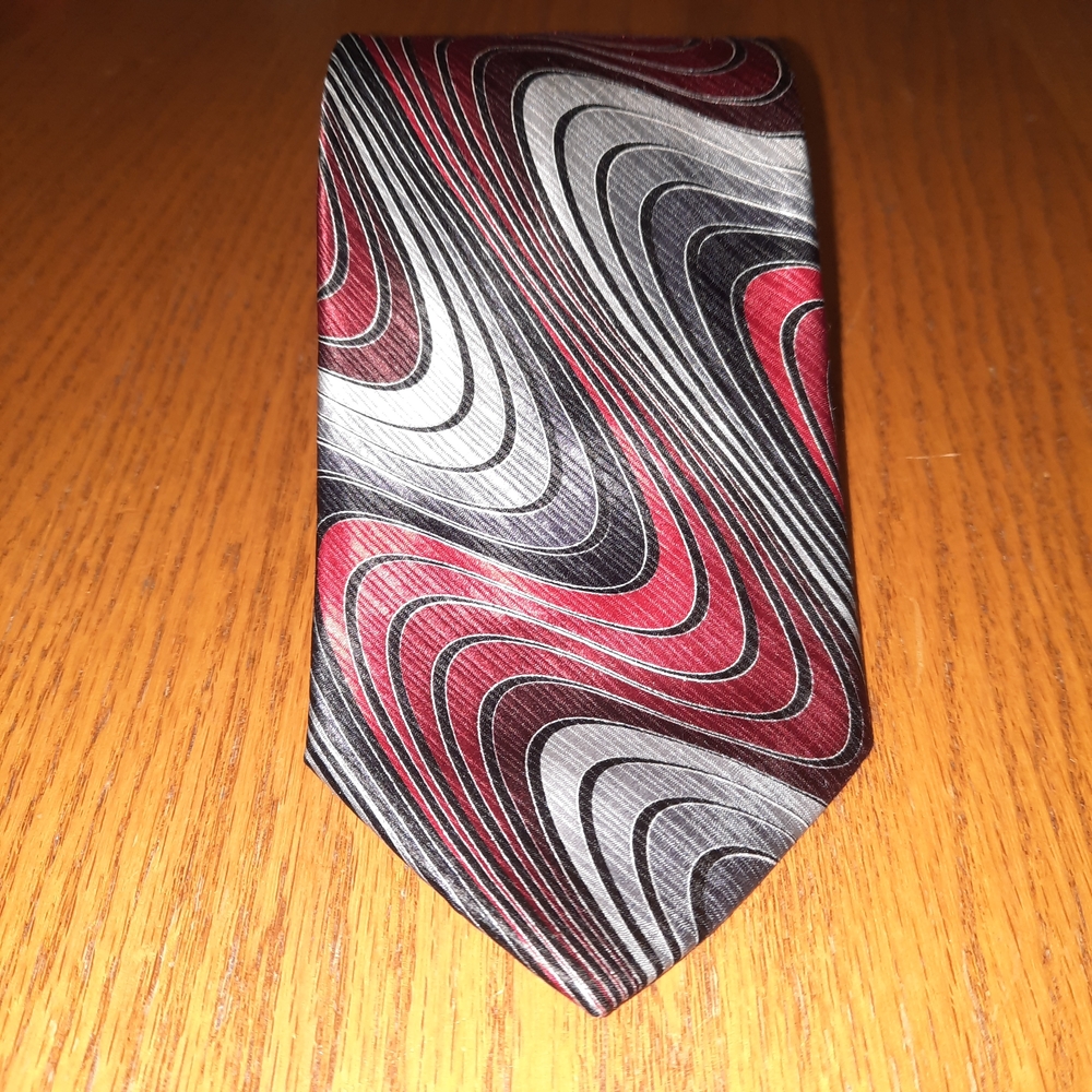🔴 Arrow Red & Gray Swirl Tie – Bold & Refined Statement Piece